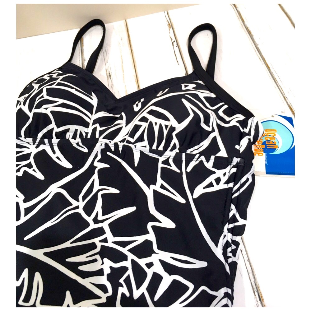 Clearance!⚠️ NWT Black and White Tankini by Ocean Avenue, Size M